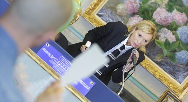 Comment devenir Commissaire-Priseur / Commissaire-Priseuse ?