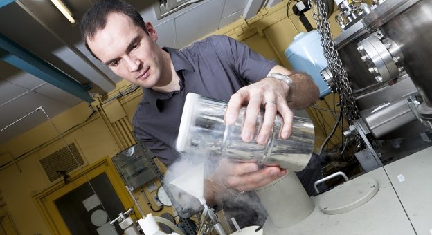 Comment devenir Ingénieur / Ingénieure Chimiste ?